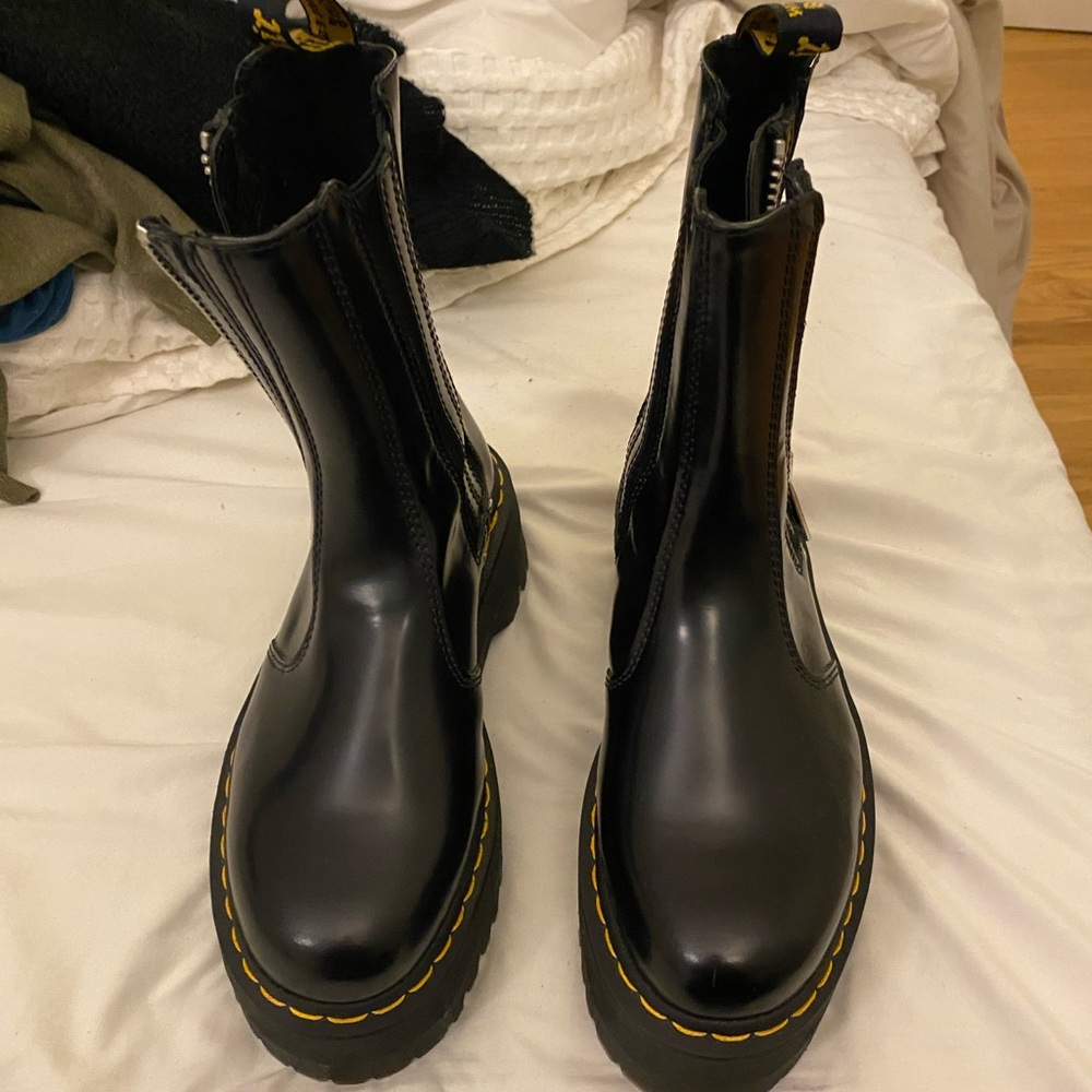 Uec dr martins size 7. With bouncing soules